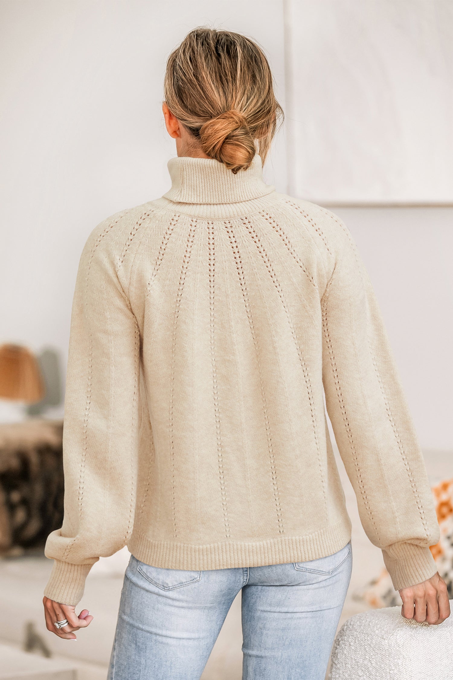 Beiger Hoher Ausschnitt Lange Ärmel Pullover