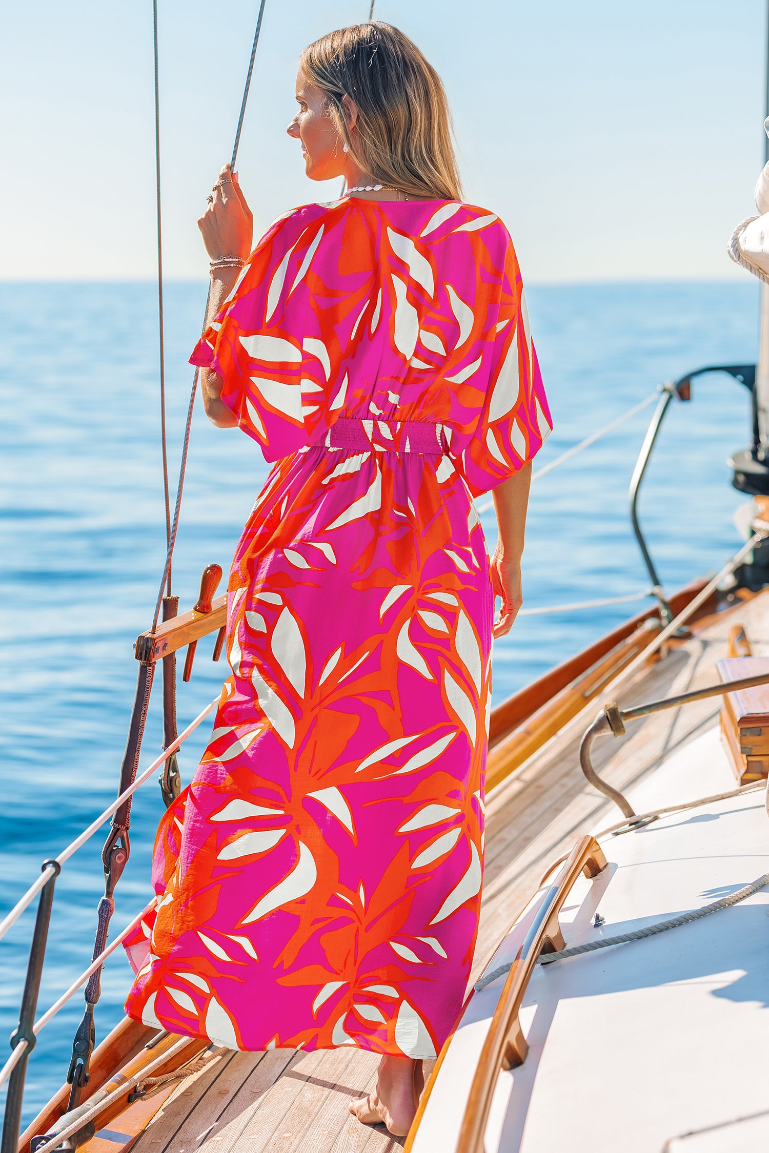 Rotes Tropisches Midi-Strandkleid mit Fledermausärmeln