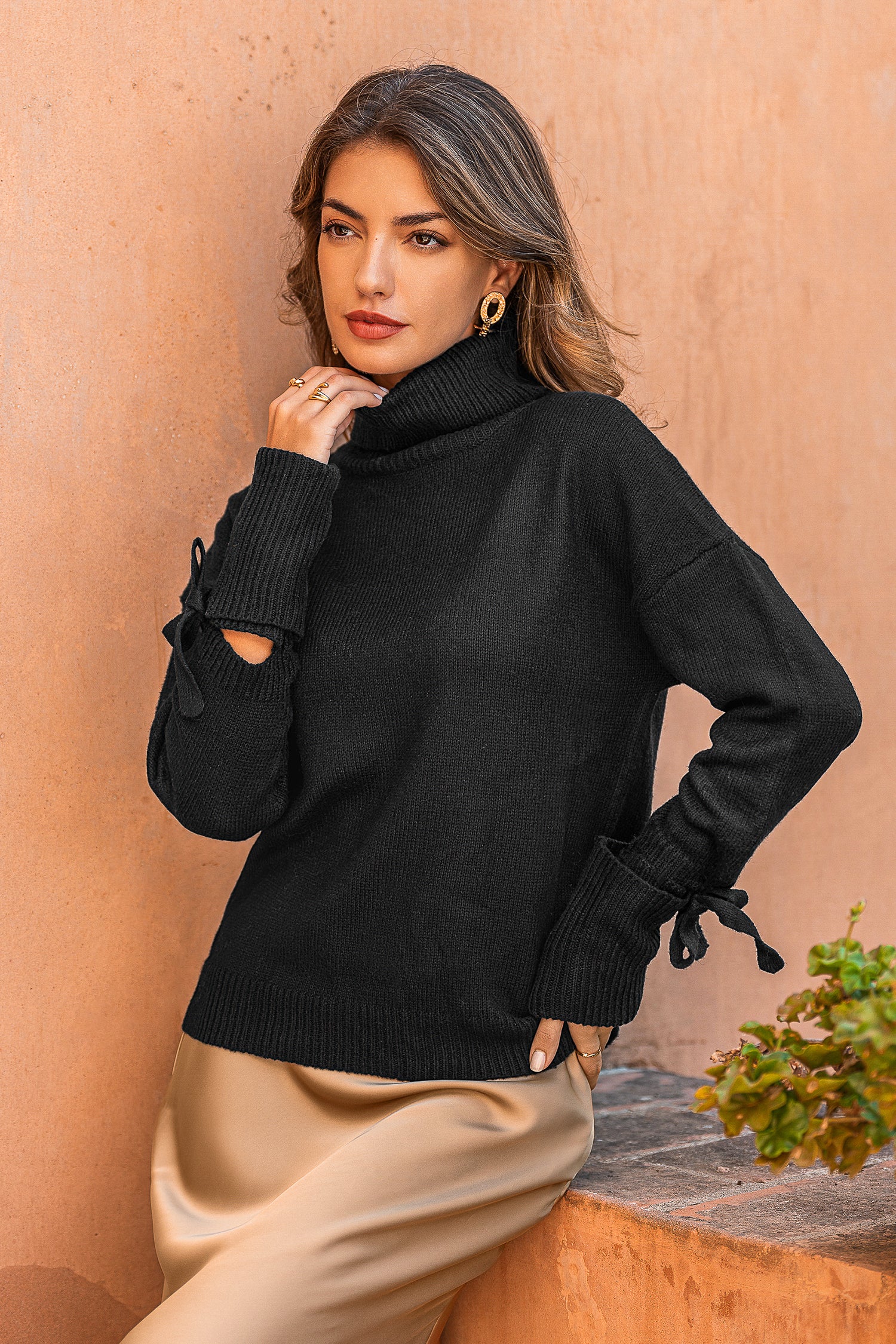 Schwarzer Rollkragen Pullover mit Cut-Outs