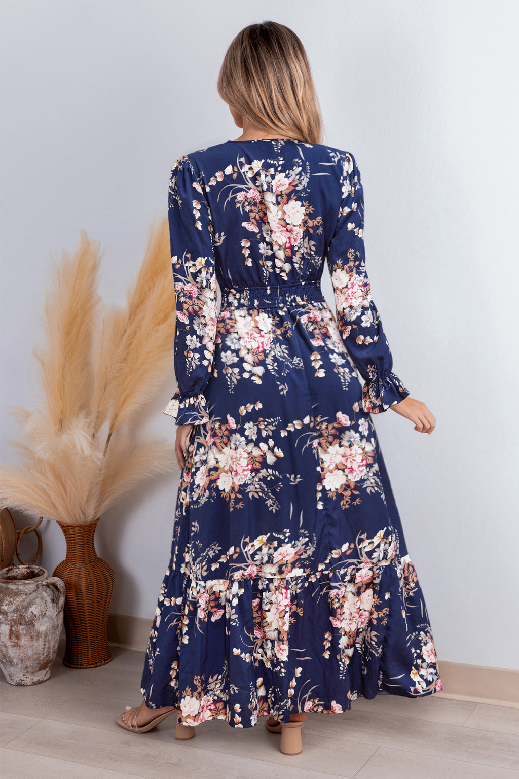 Lange Ärmel Gesmoktes Florales Maxi-Wickelkleid