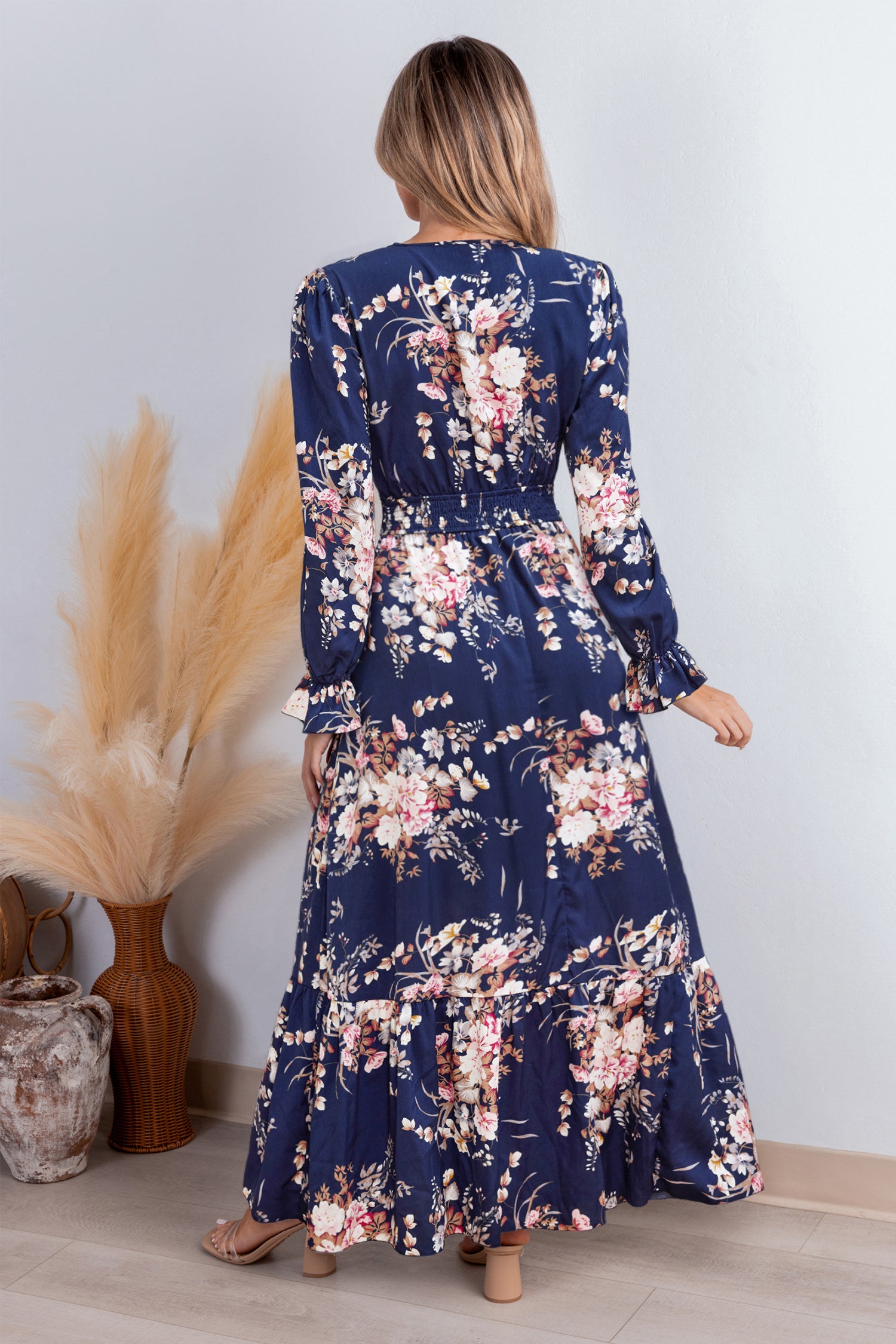 Lange Ärmel Gesmoktes Florales Maxi-Wickelkleid