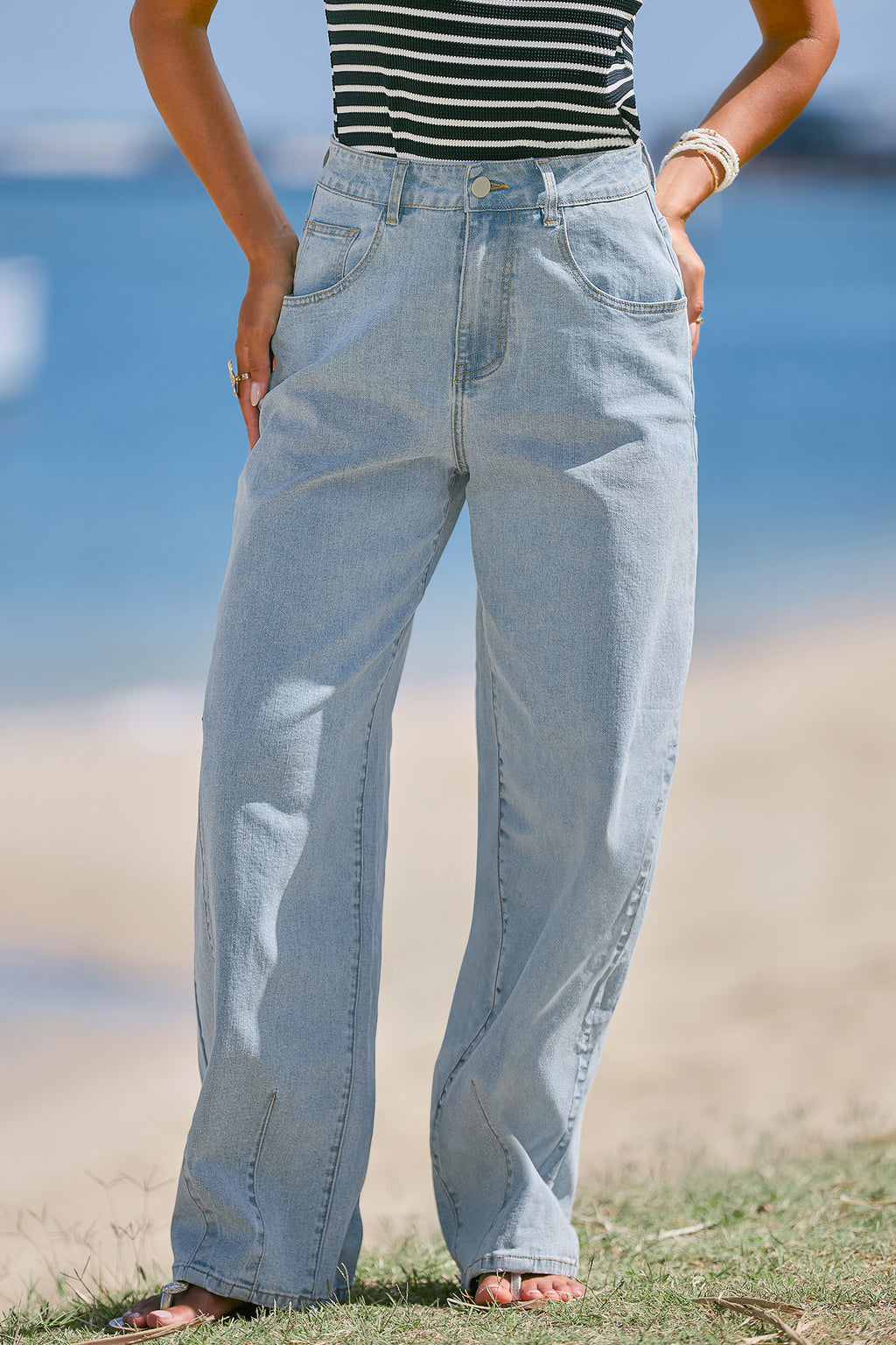 Hellblaue Barrel Jeans