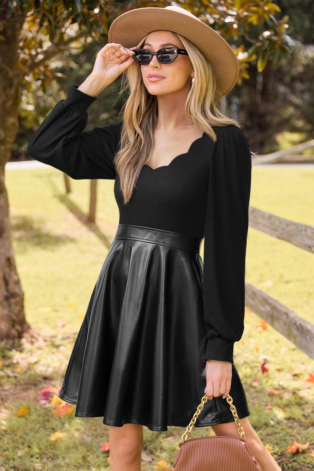 Schwarzes V-Ausschnitt Kunstleder Minikleid