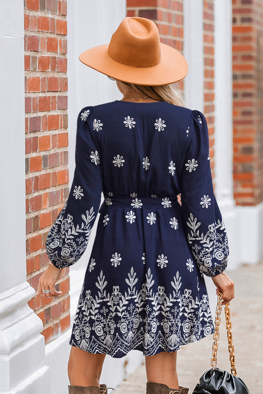 Geblümtes Mini-Wickelkleid