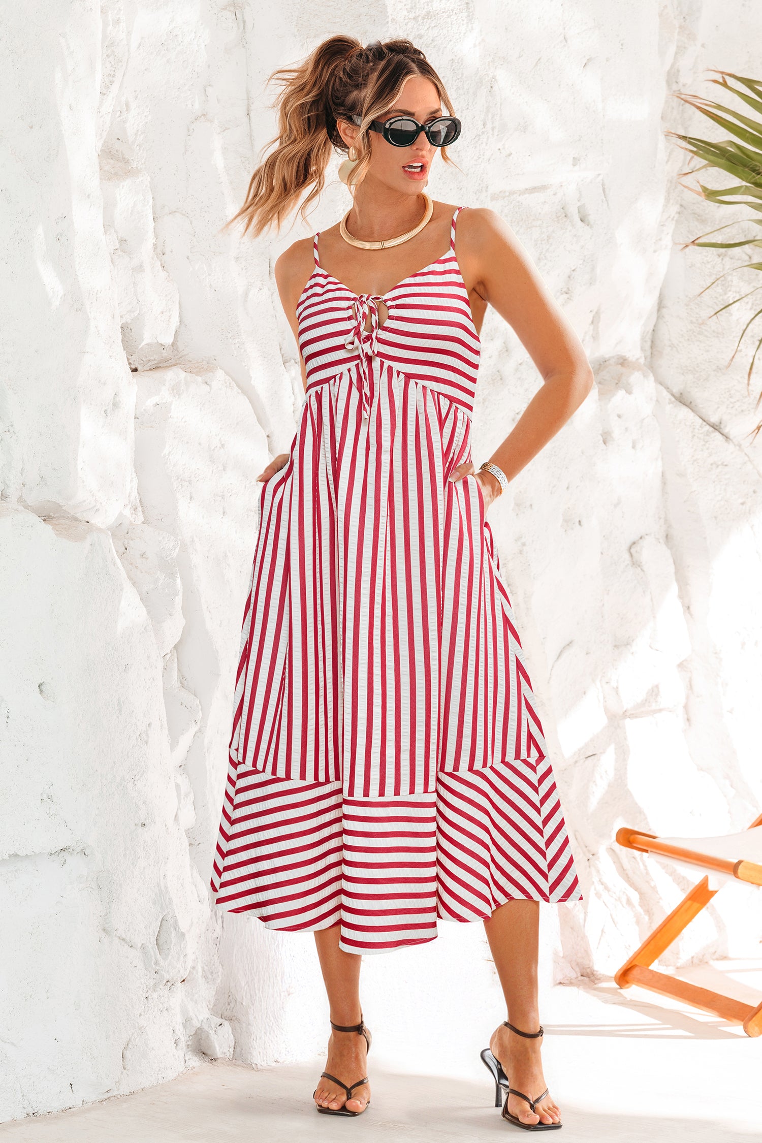 Rot Gestreiftes Ärmelloses Midi-Strandkleid