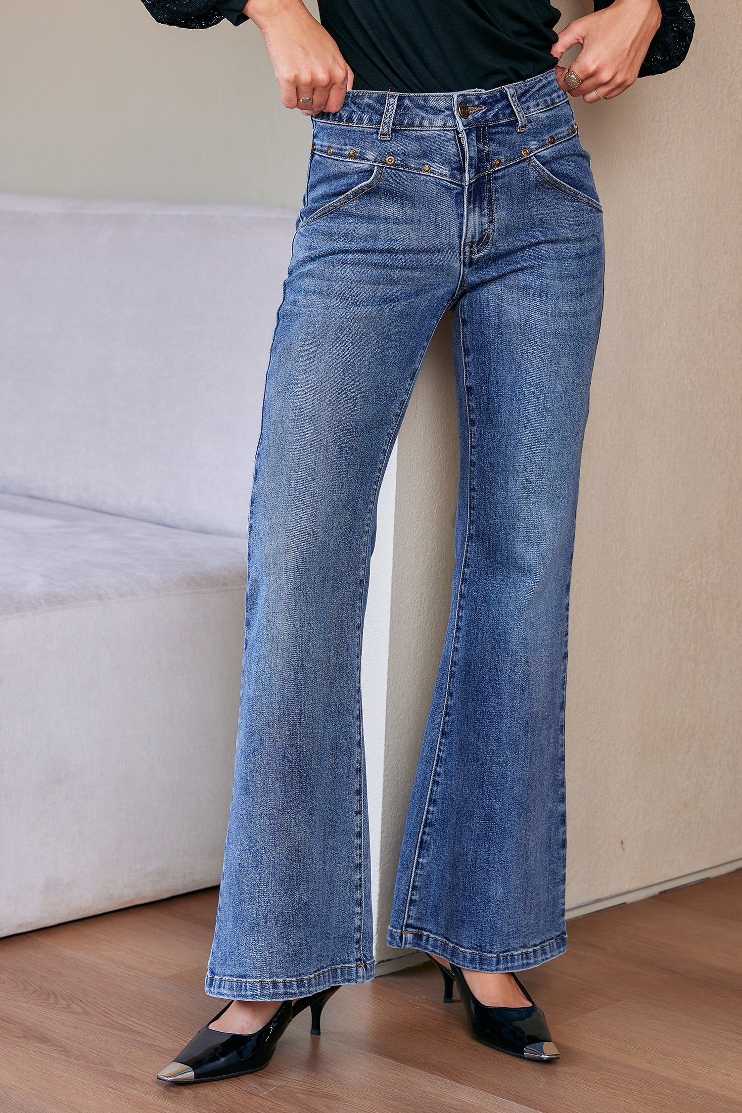 Blaue Schlagjeans