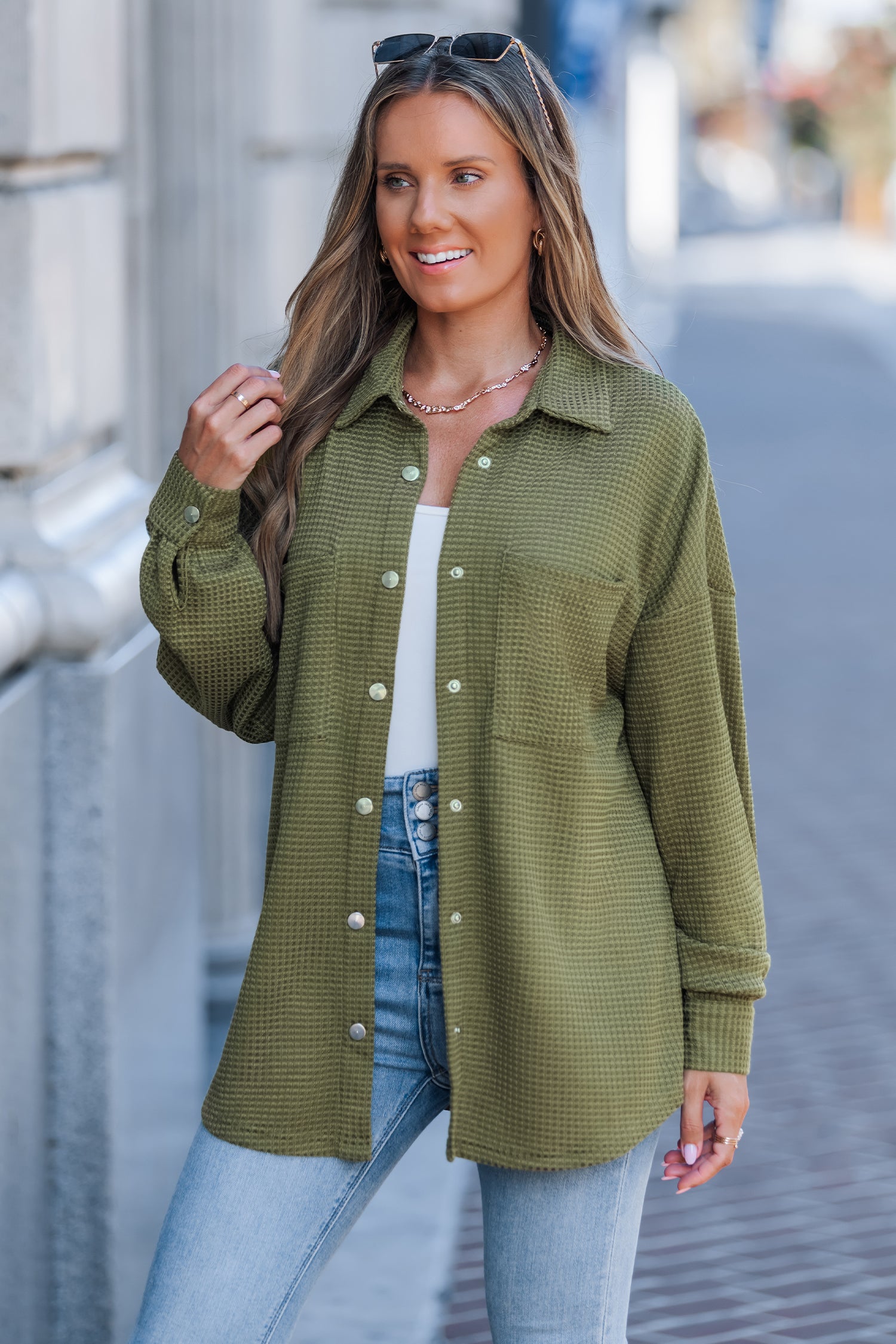 Grüne Jacke mit Tasche und Kragen