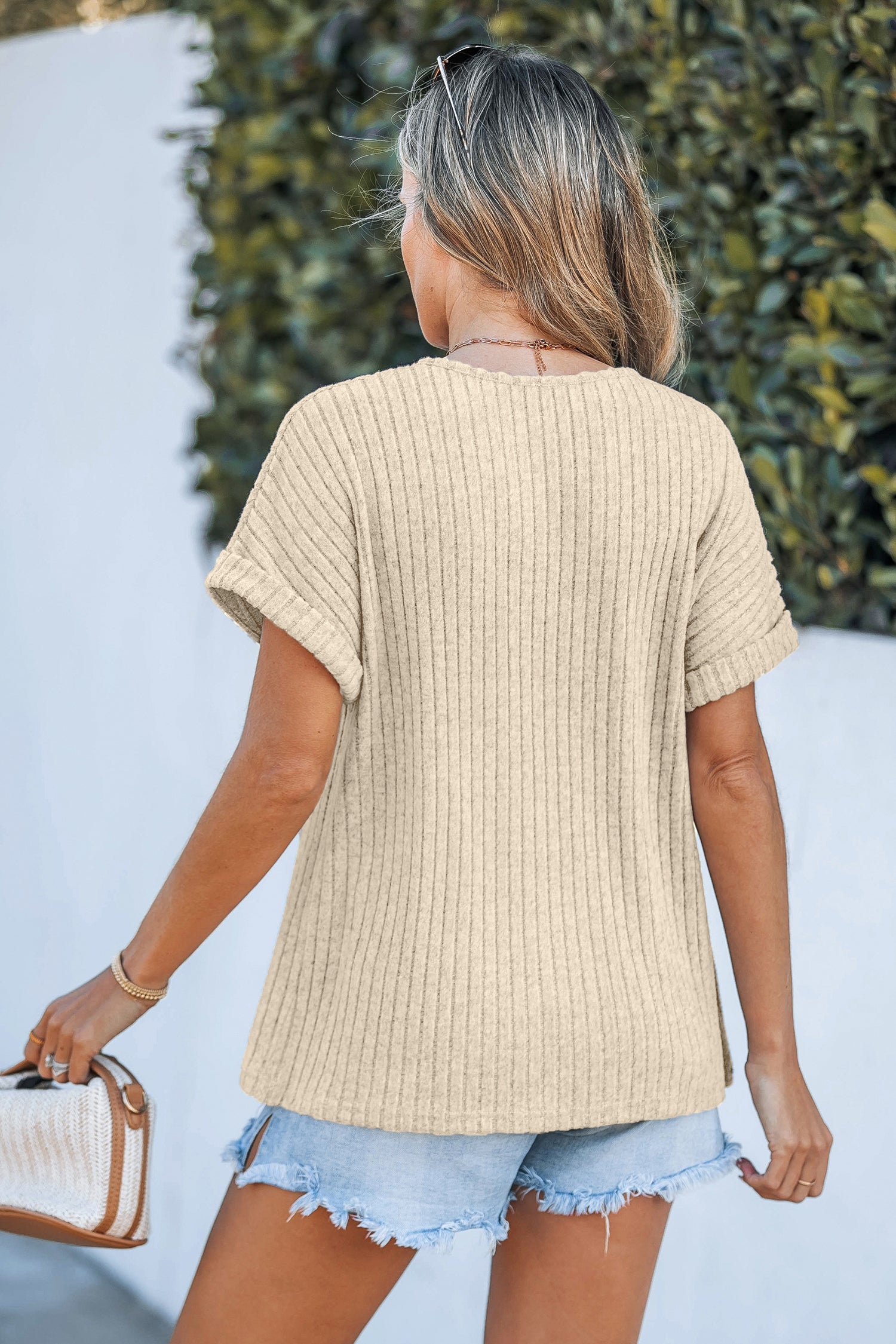 Beiges Geripptes Kurzarm Strick-T-Shirt