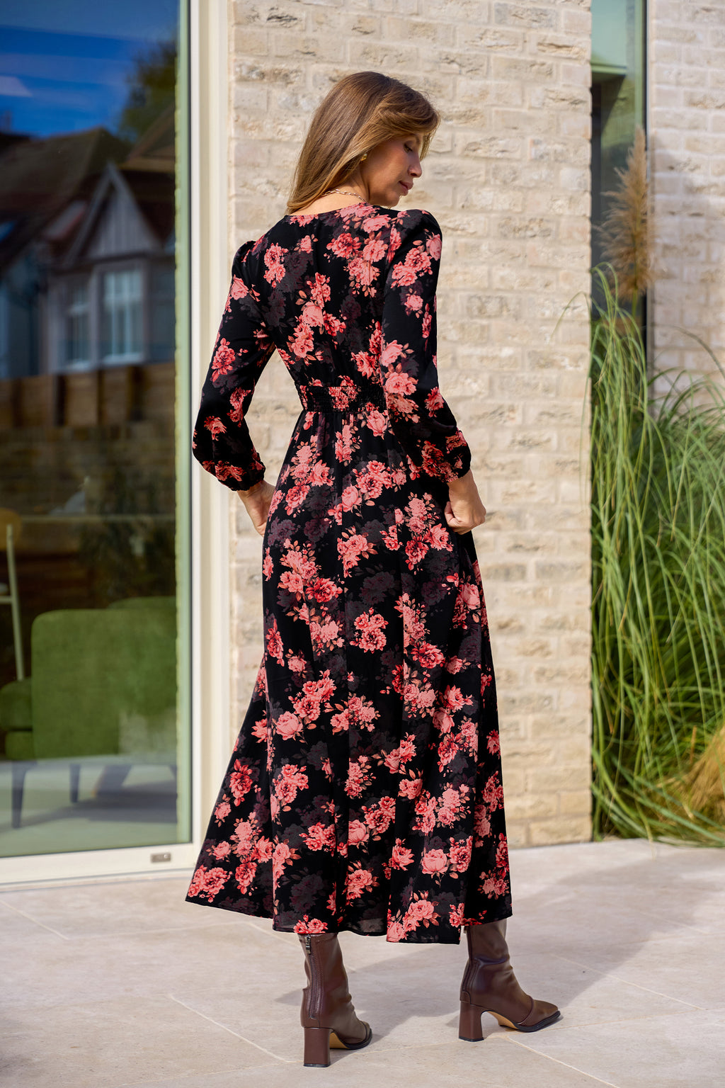 Schwarzes Florales Lange Ärmel Maxi-Wickelkleid