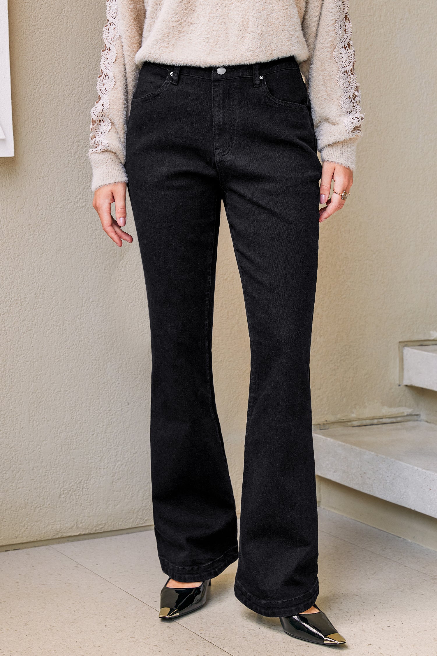 Schwarze Schlagjeans