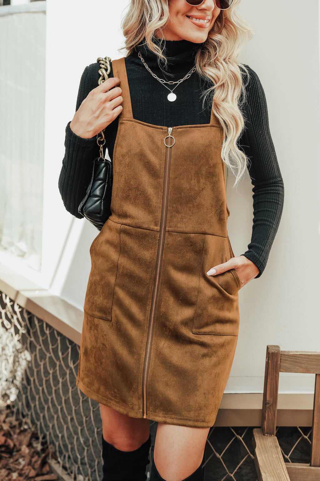 Orange Kunstlederkleid mit O-Ring-Reißverschluss