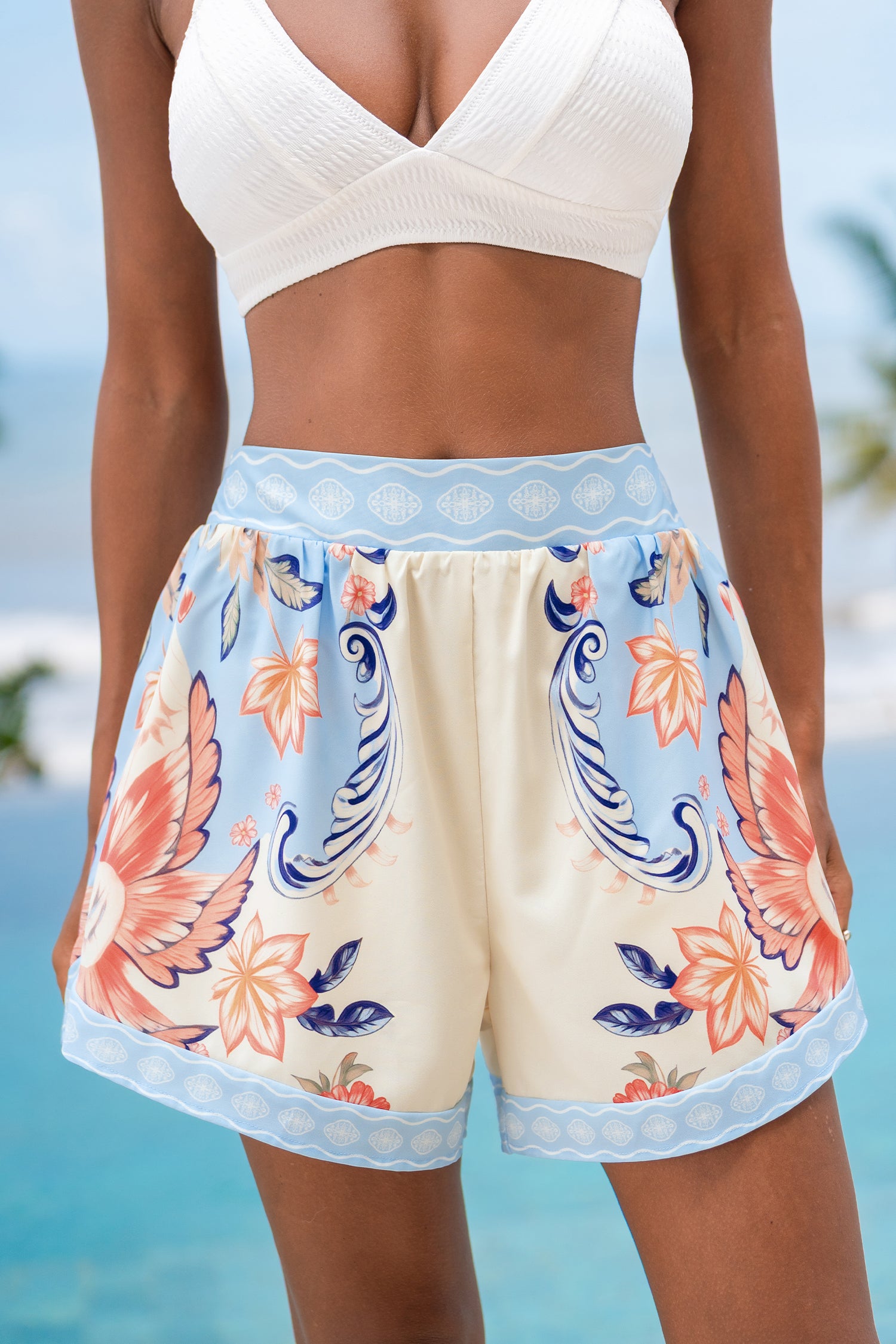 Tropische Wide-Leg-Shorts