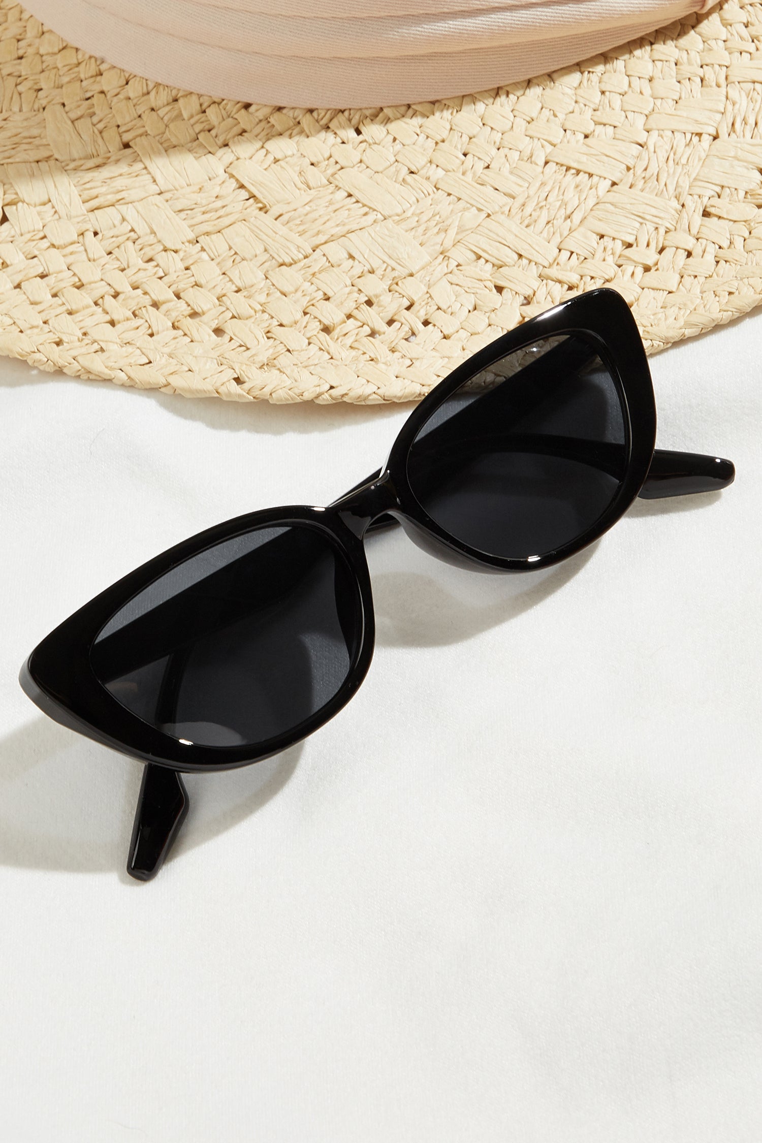 Cat-Eye-Sonnenbrille in Schwarz