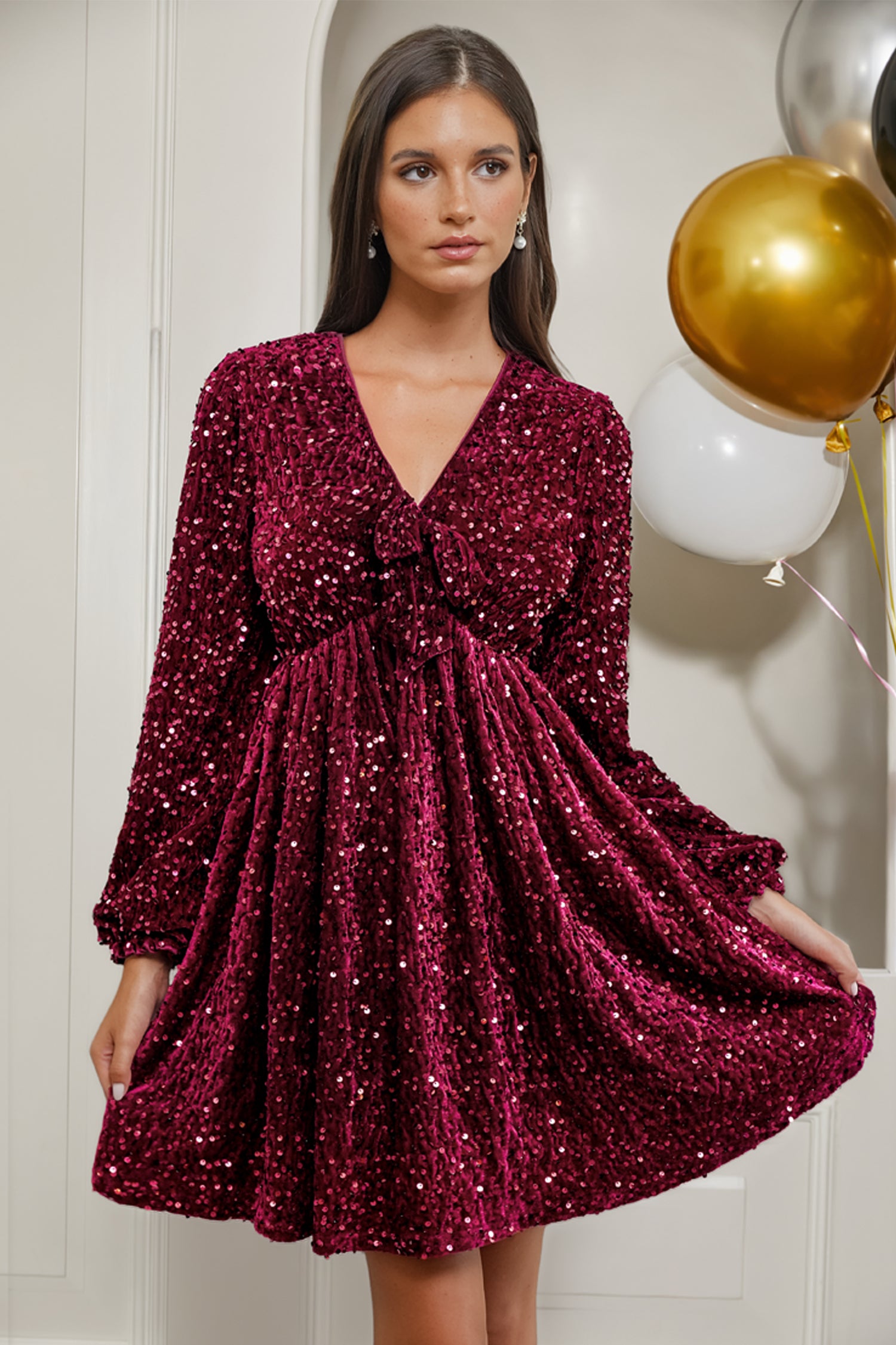 Rotes V-Ausschnitt Langarm-Mini-Paillettenkleid