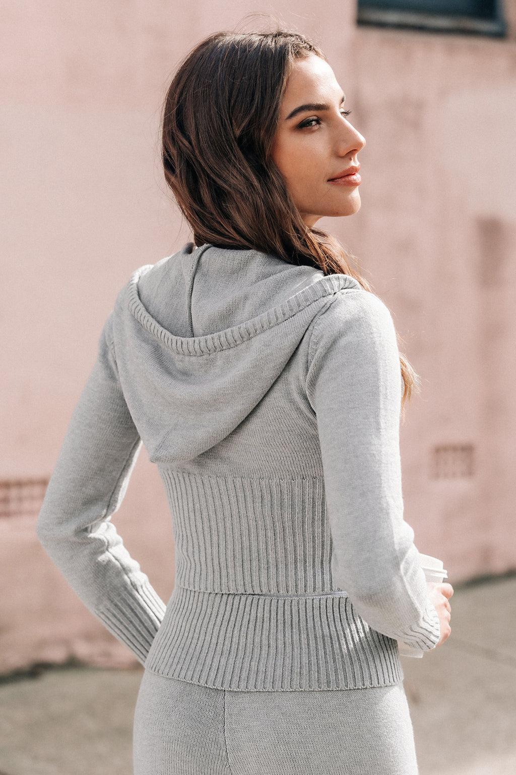 Grauer Strick-Hoodie mit Front-Reißverschluss