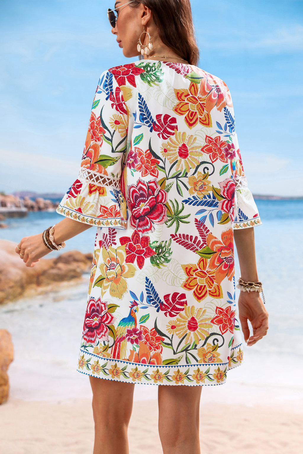 Blumiges V-Ausschnitt Minikleid mit halben Ärmeln