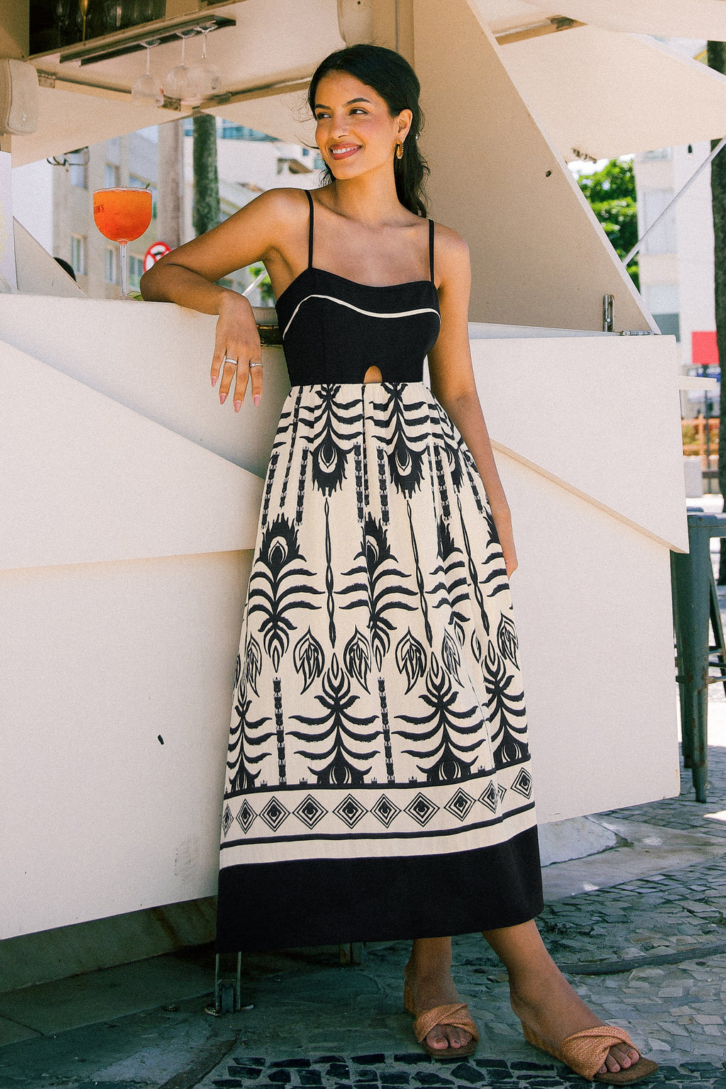 Ärmelloses Midi-Strandkleid im Ethno-Stil