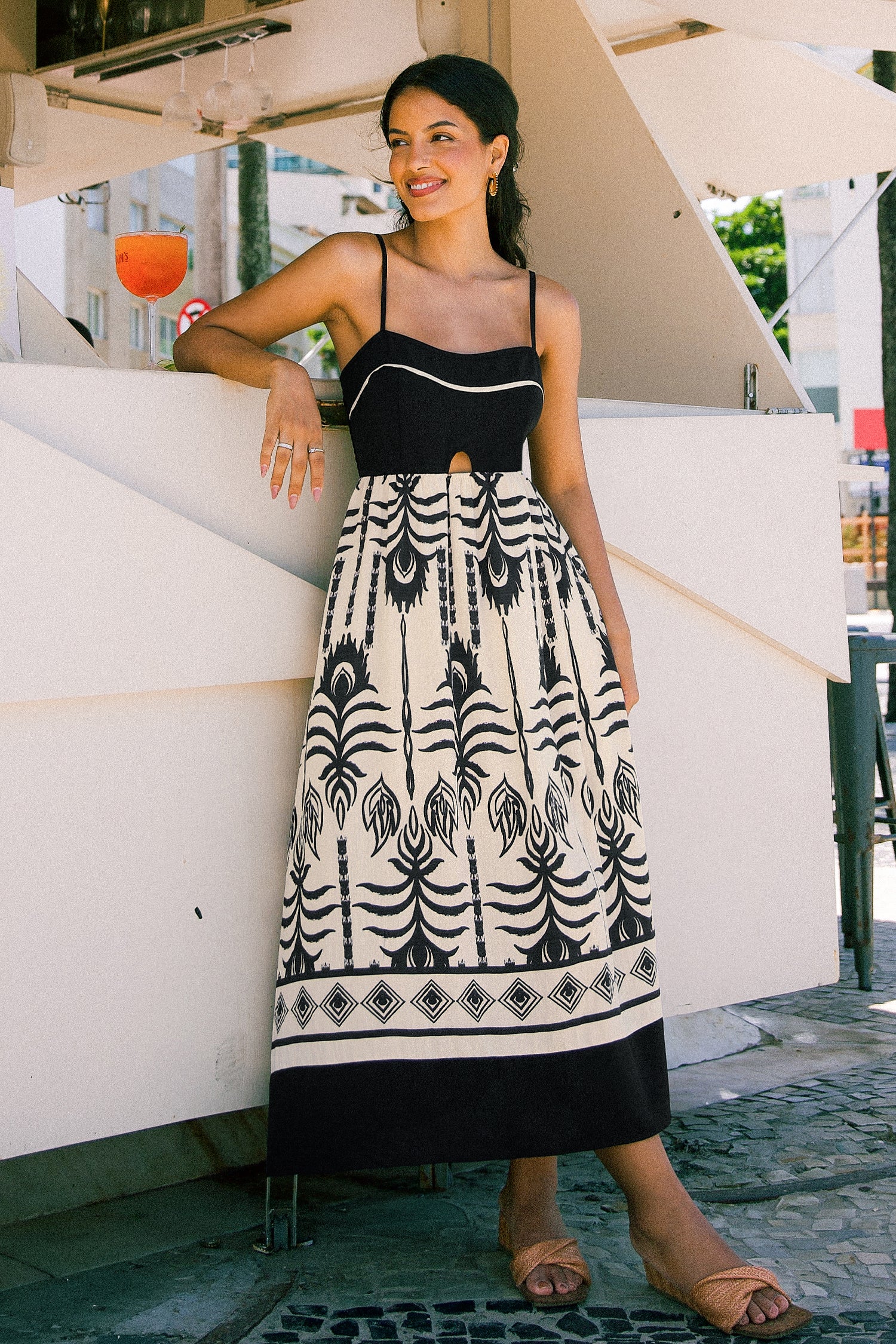 Ärmelloses Midi-Strandkleid im Ethno-Stil