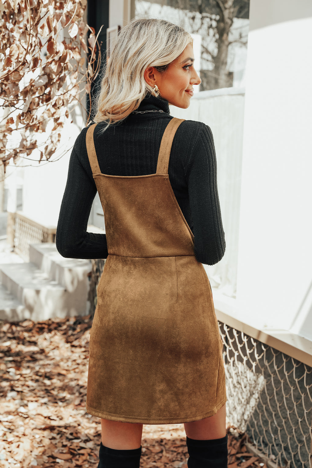 Orange Kunstlederkleid mit O-Ring-Reißverschluss
