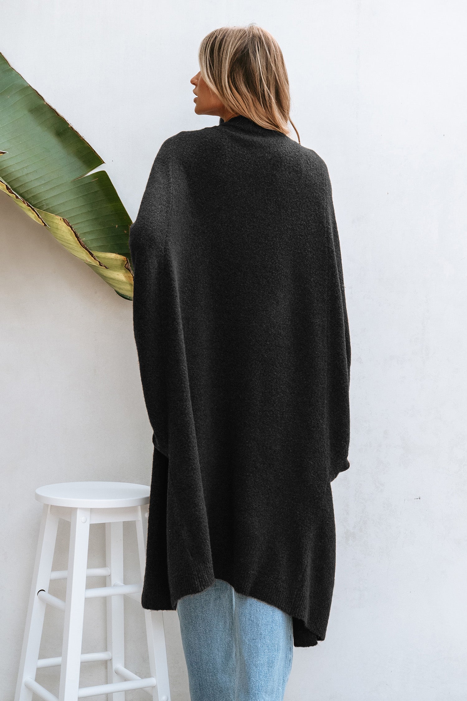 Schwarze Strickjacke mit offenen Dolman-Ärmeln