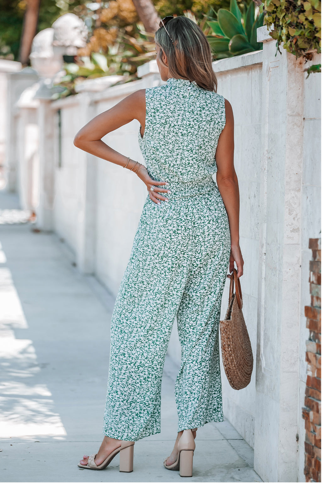 Ditsy Ärmelloser Gesmokter Jumpsuit