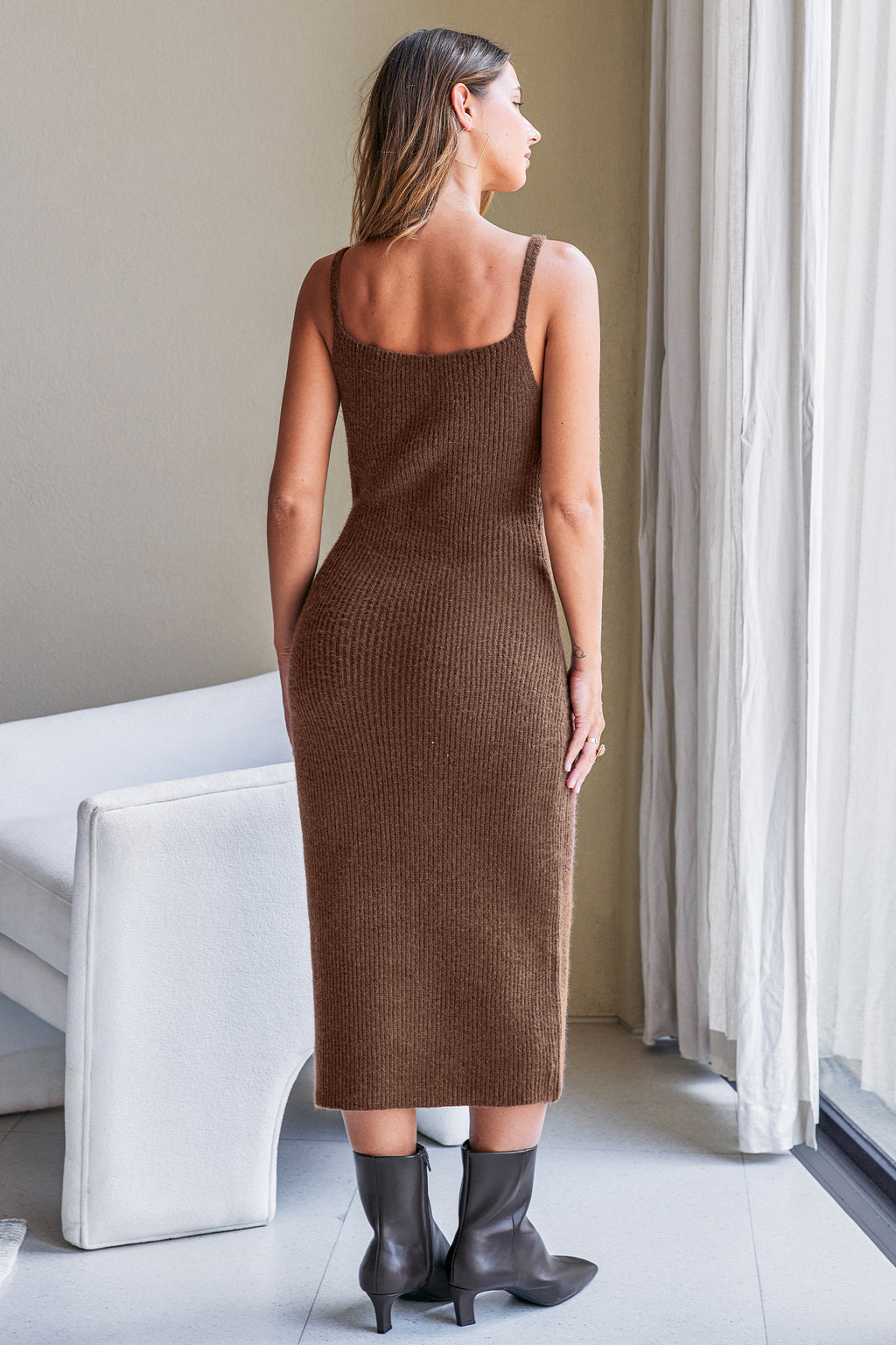 Braunes Ärmelloses Midi-Strickkleid