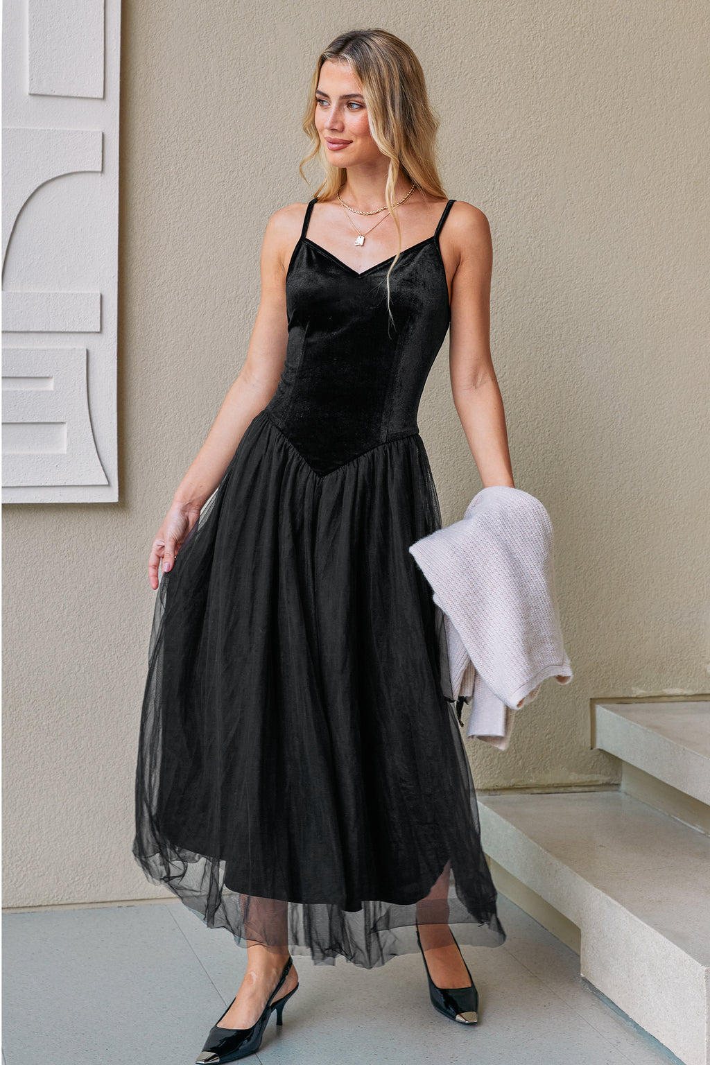 Schwarzes Ärmelloses V-Ausschnitt Maxi-Slipkleid mit Tüllrock