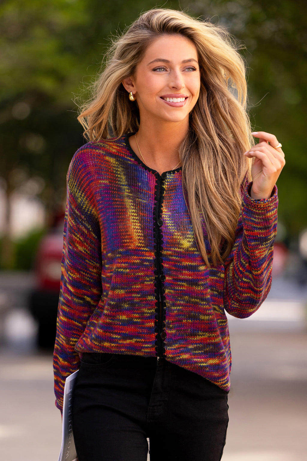 Rundhals Regenbogen-Strickjacke
