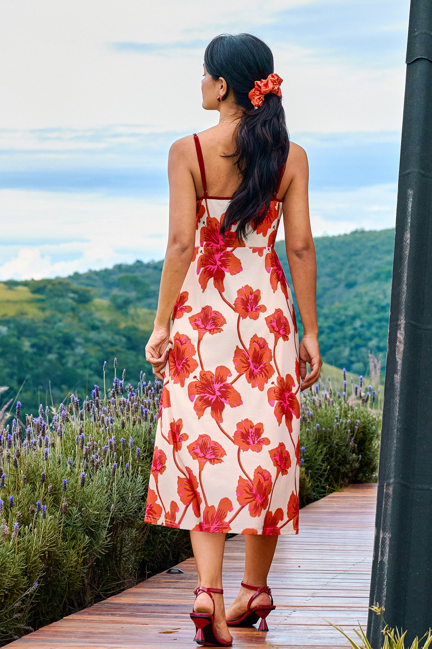 Geblümtes Midi-Trägerkleid