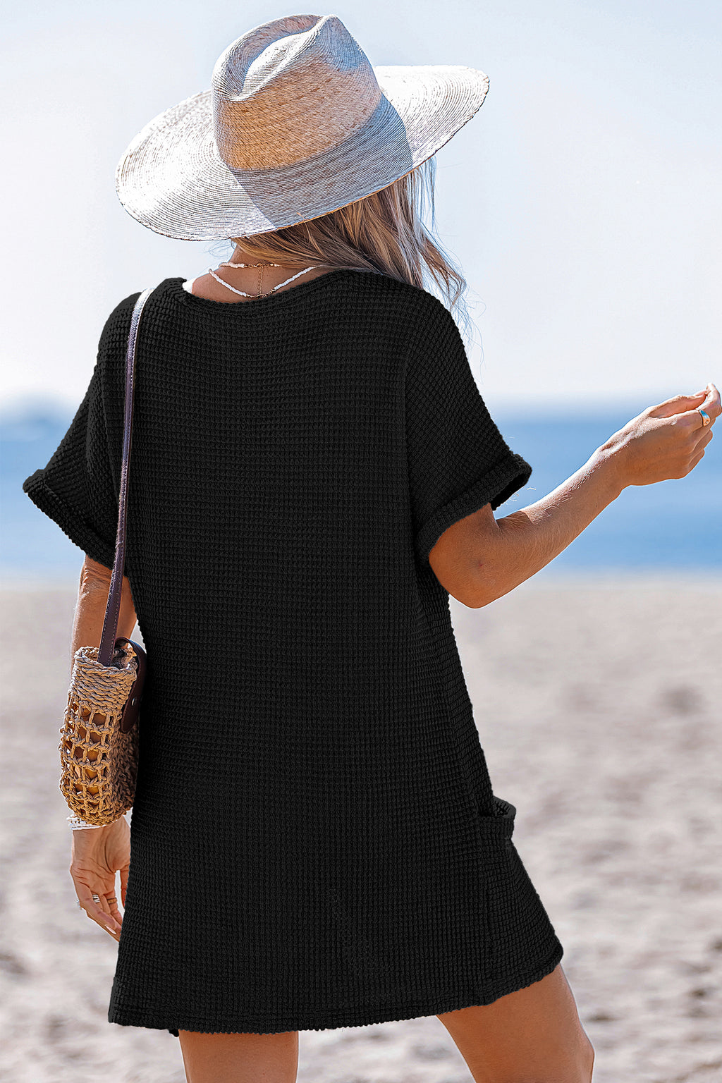 Schwarzes V-Ausschnitt Kurzarm Mini-Strandkleid