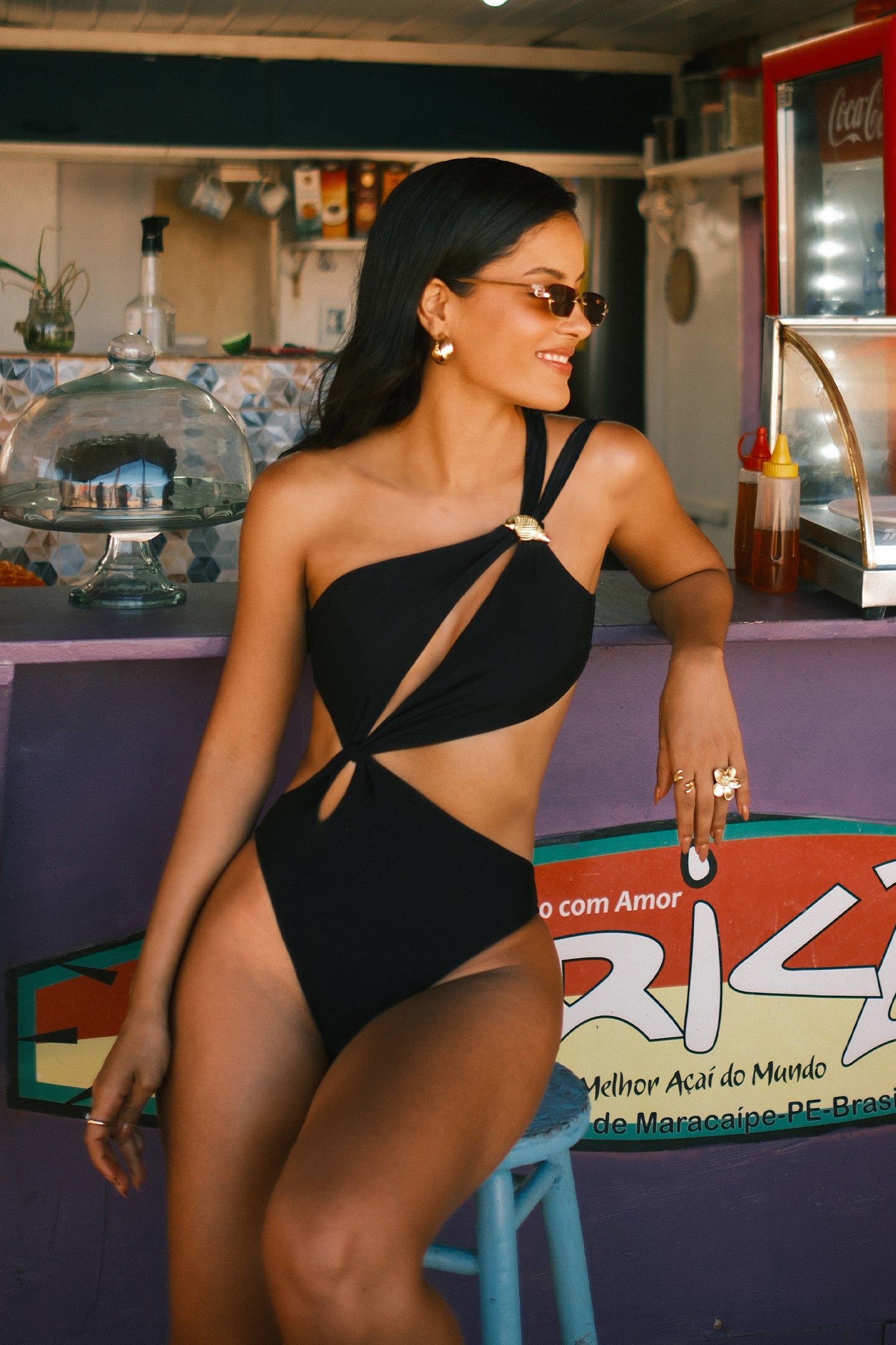 Schwarzer Asymmetrischer Hoher Beinausschnitt Monokini-Badeanzug