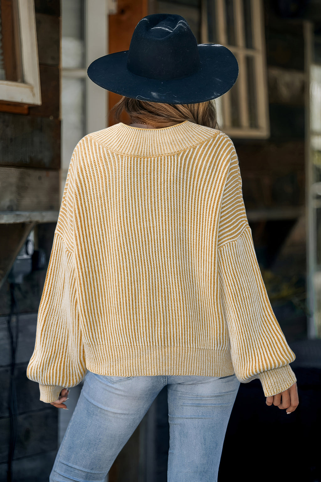 Gelber V-Ausschnitt Pullover