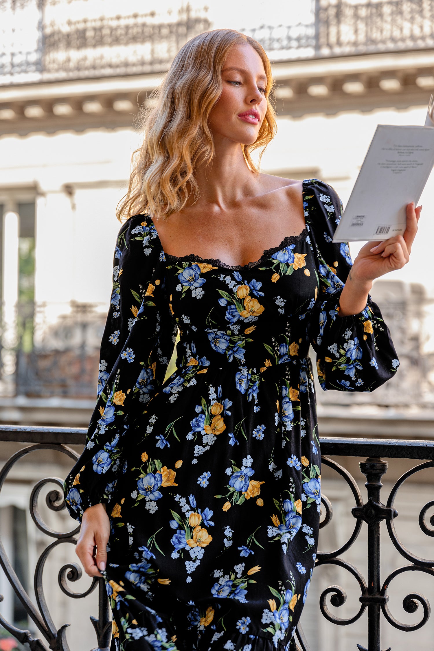 Lange Ärmel Maxikleid mit Blumenmuster und Spitzenbesatz