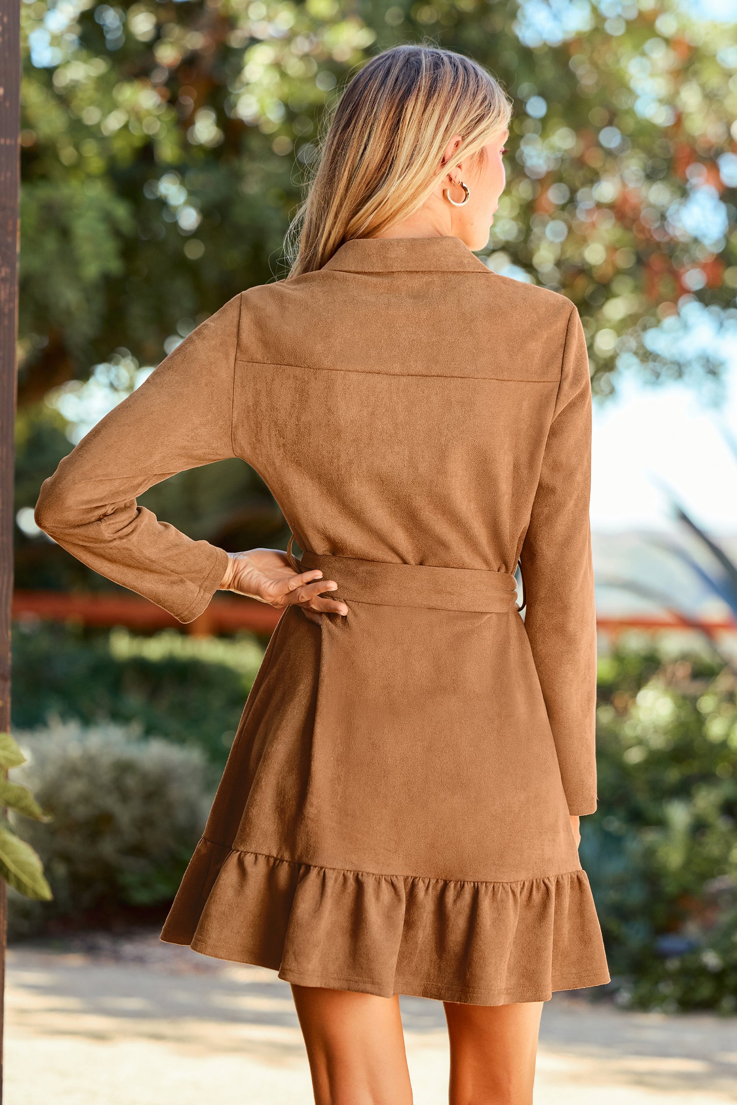 Latte-Braunes Langarm-Mini-Blusenkleid