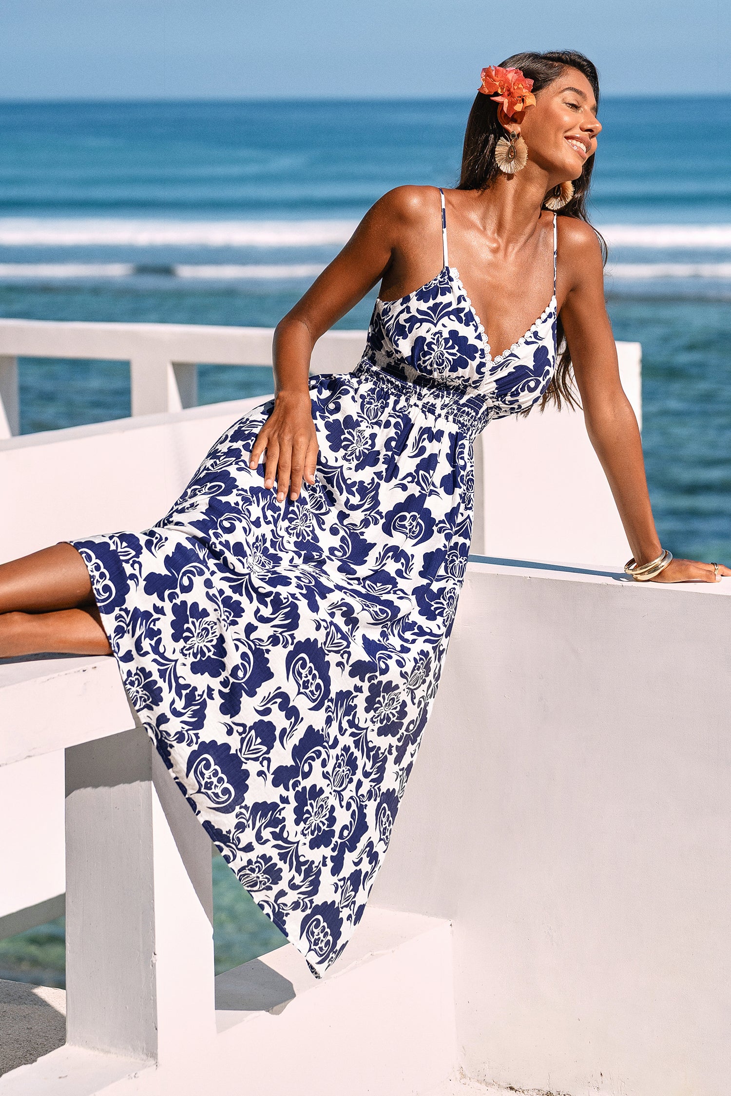 Blau-Weißes Tiefer Ausschnitt Maxi-Strandkleid