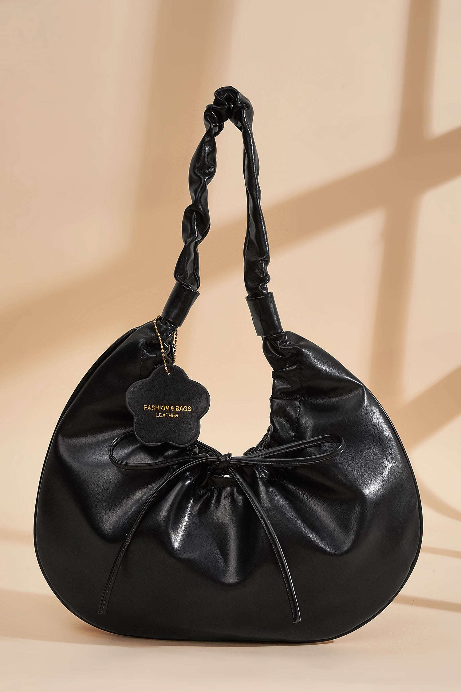 Kunstledertasche mit Schleife