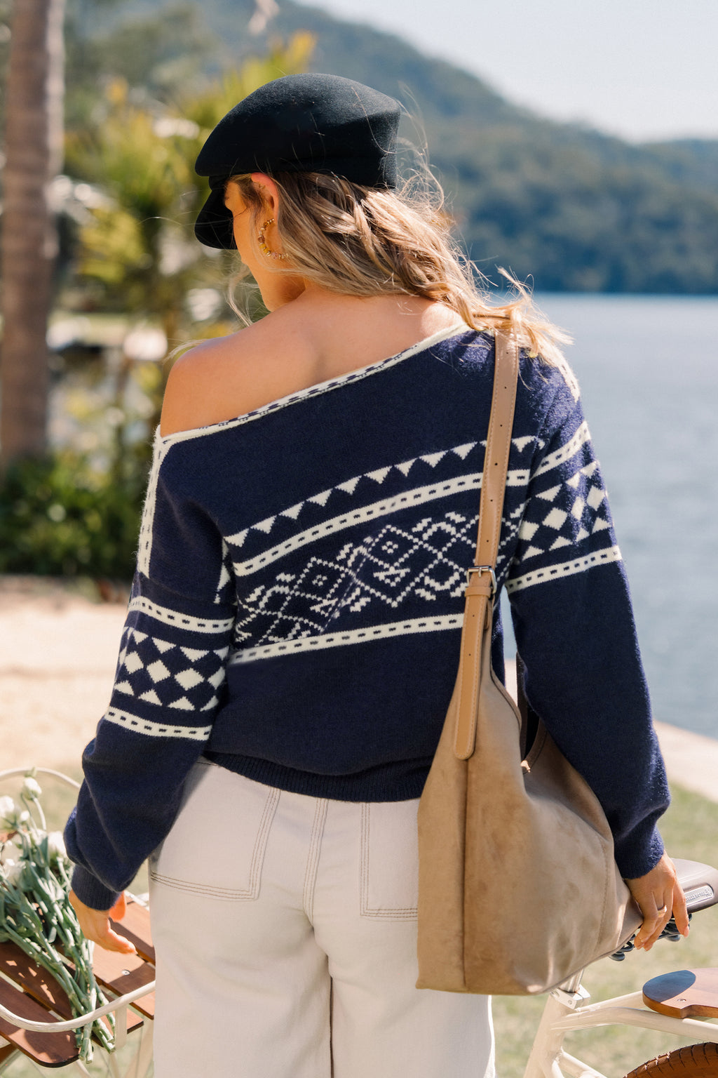 Marineblauer Asymmetrischer Ausschnitt Pullover