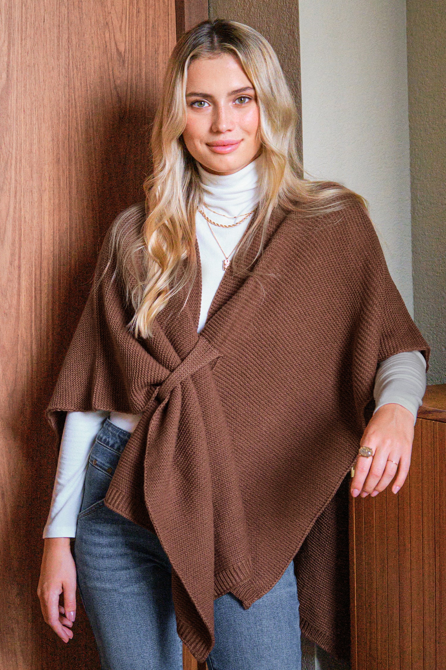 Braune Ärmellose V-Ausschnitt Strickjacke mit Taillengürtel