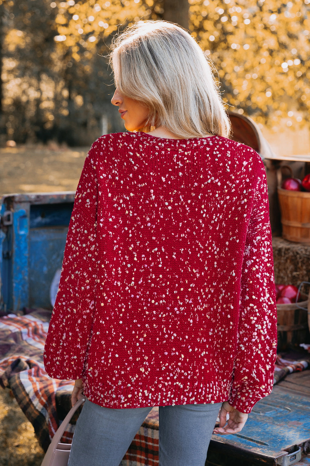 Roter Rundhals-Pullover