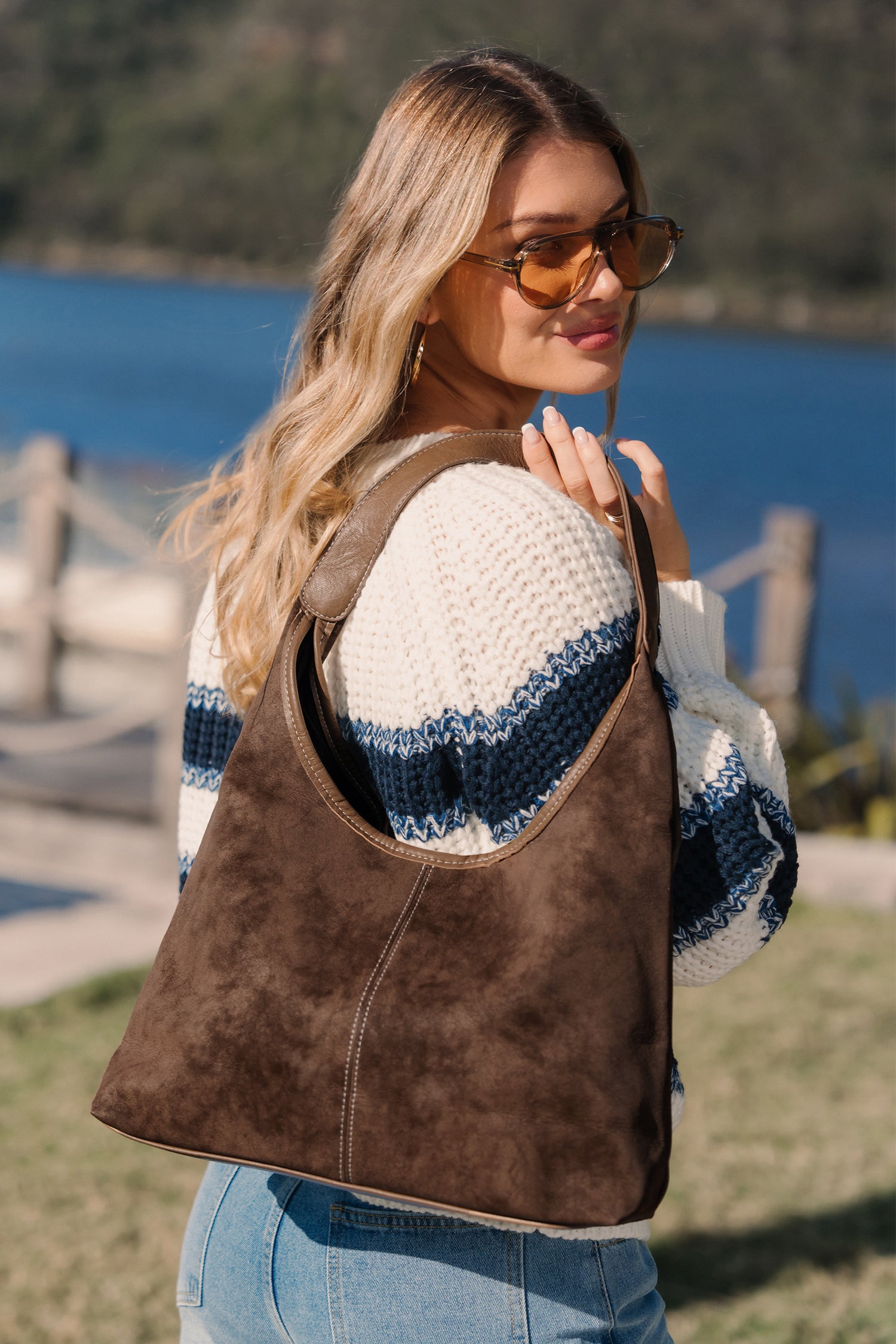 Braune Schultertasche