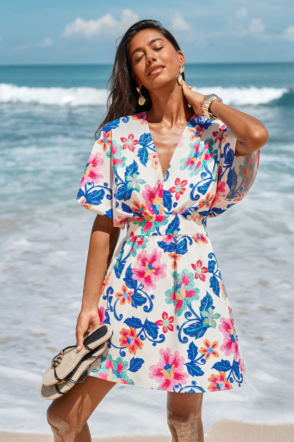 Mini-Strandkleid mit V-Ausschnitt und Dolmanärmeln