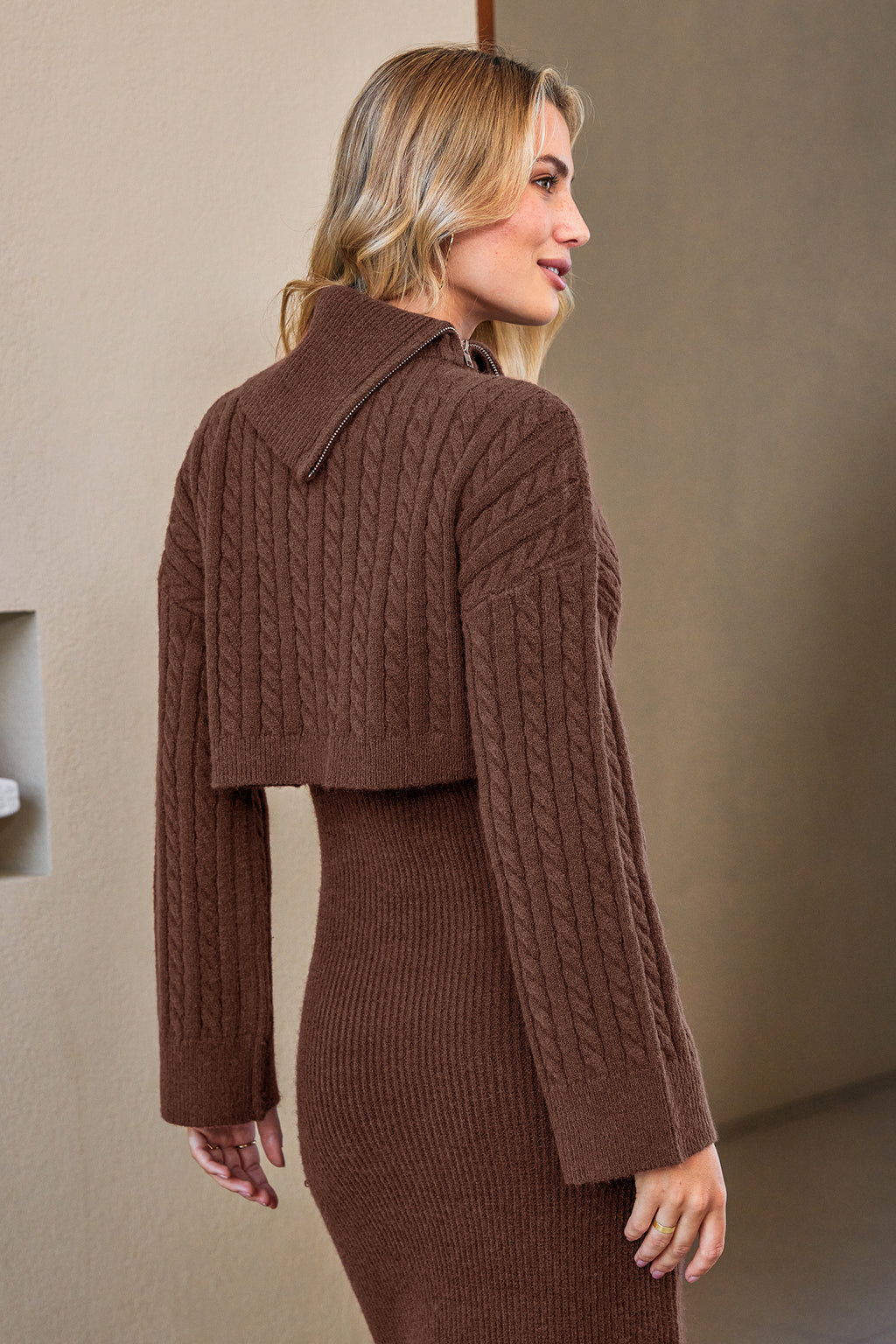 Brauner Hoher Ausschnitt Lange Ärmel Pullover