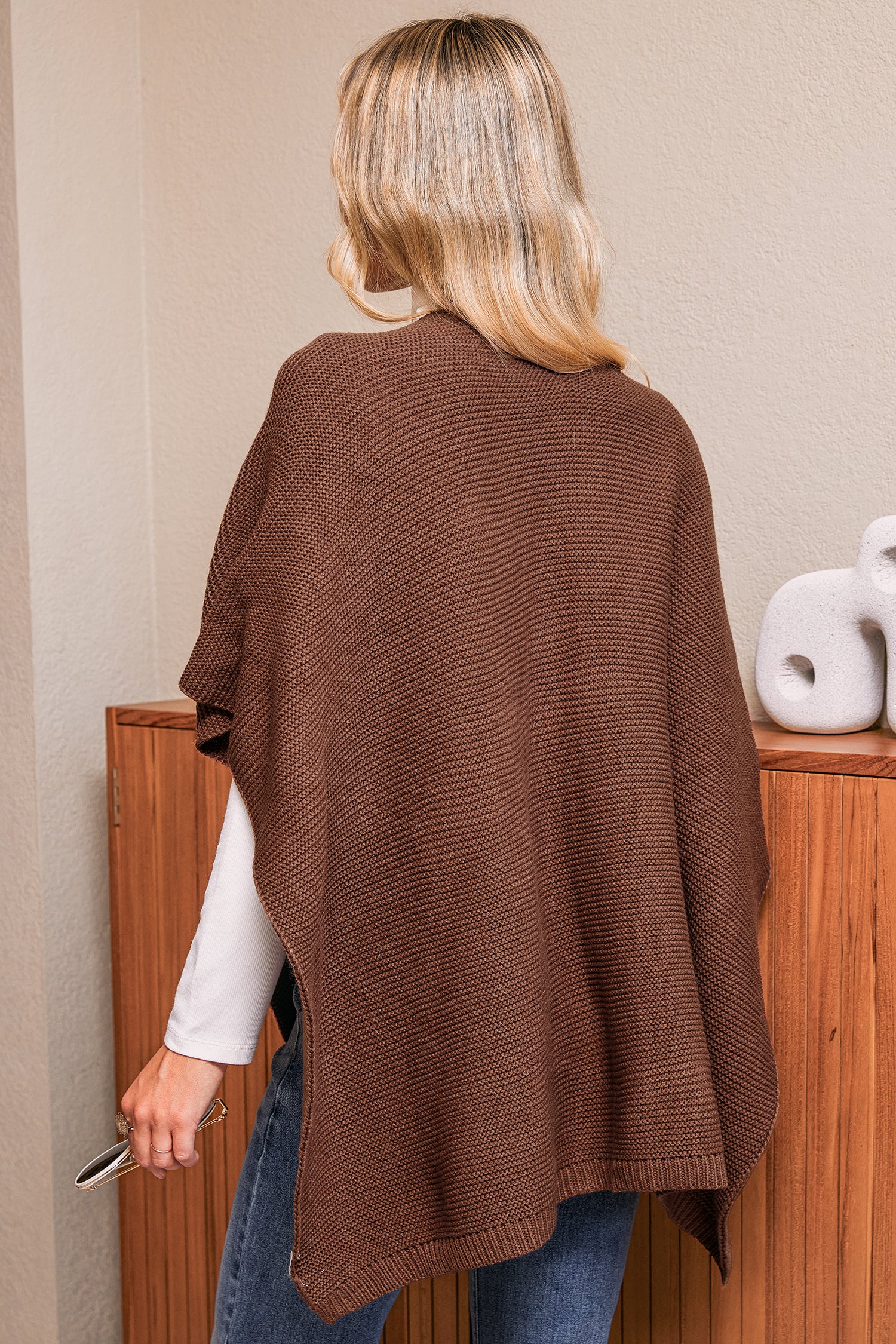 Braune Ärmellose V-Ausschnitt Strickjacke mit Taillengürtel
