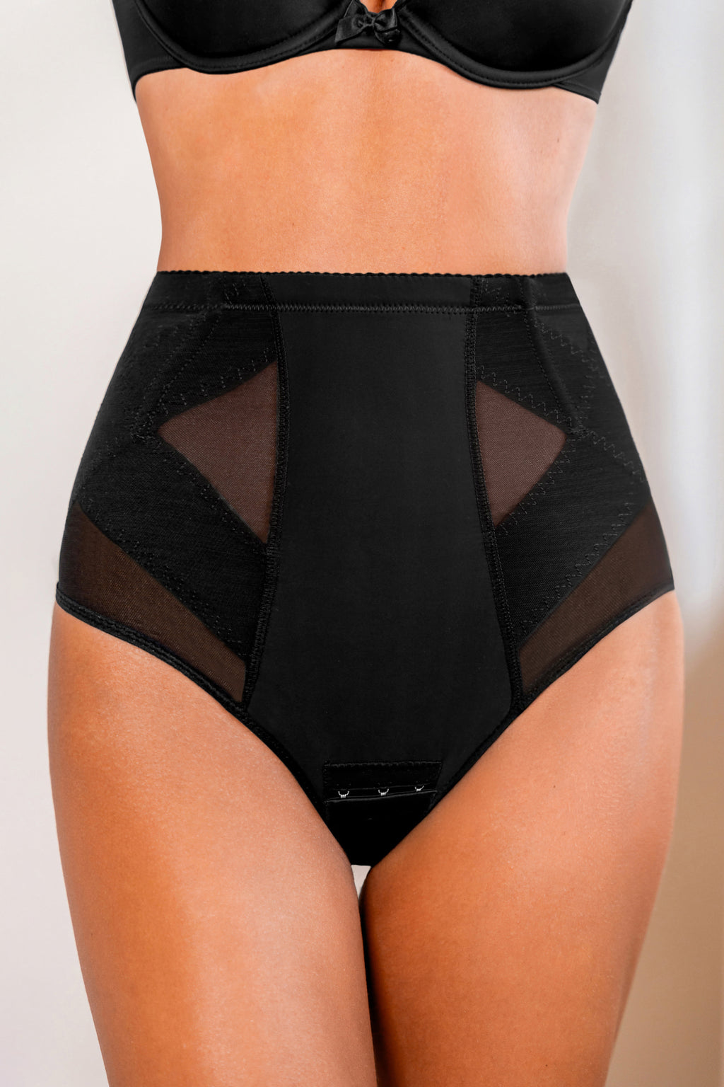 Schwarzer High-Waist Druckknopfverschluss Shapewear-Slip