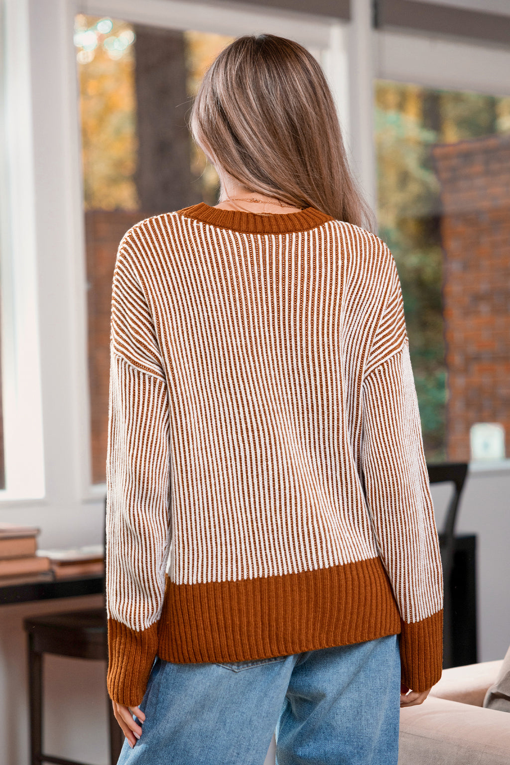 Brauner Gestreifter Rundhals Langarm-Pullover