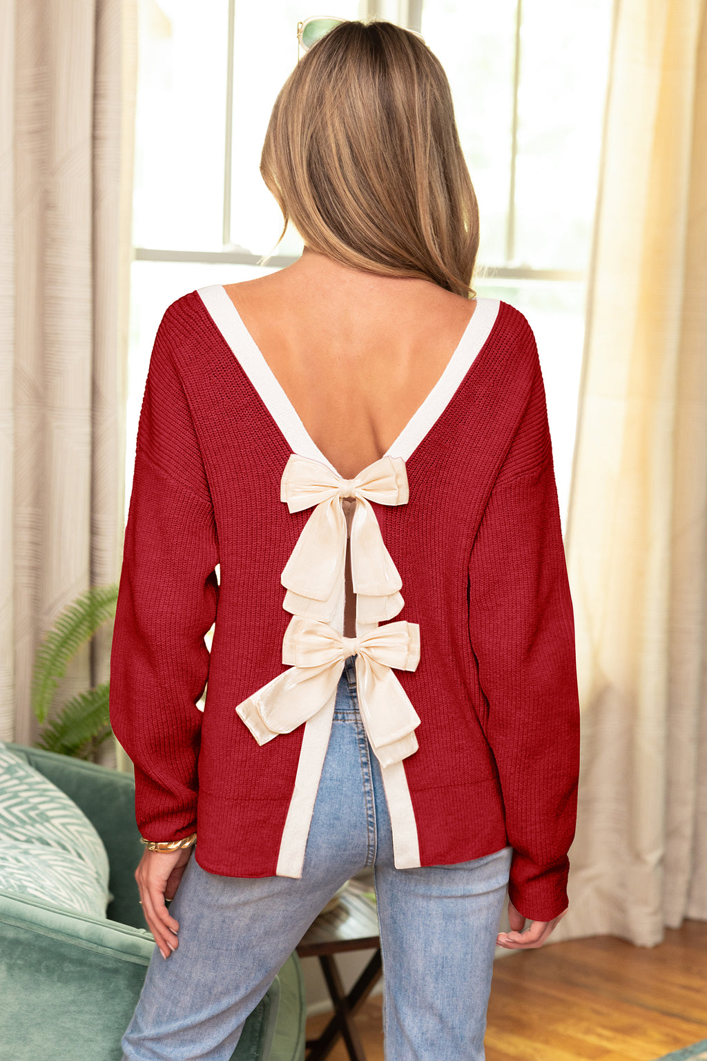 Roter Rundhals Pullover mit Rückenausschnitt