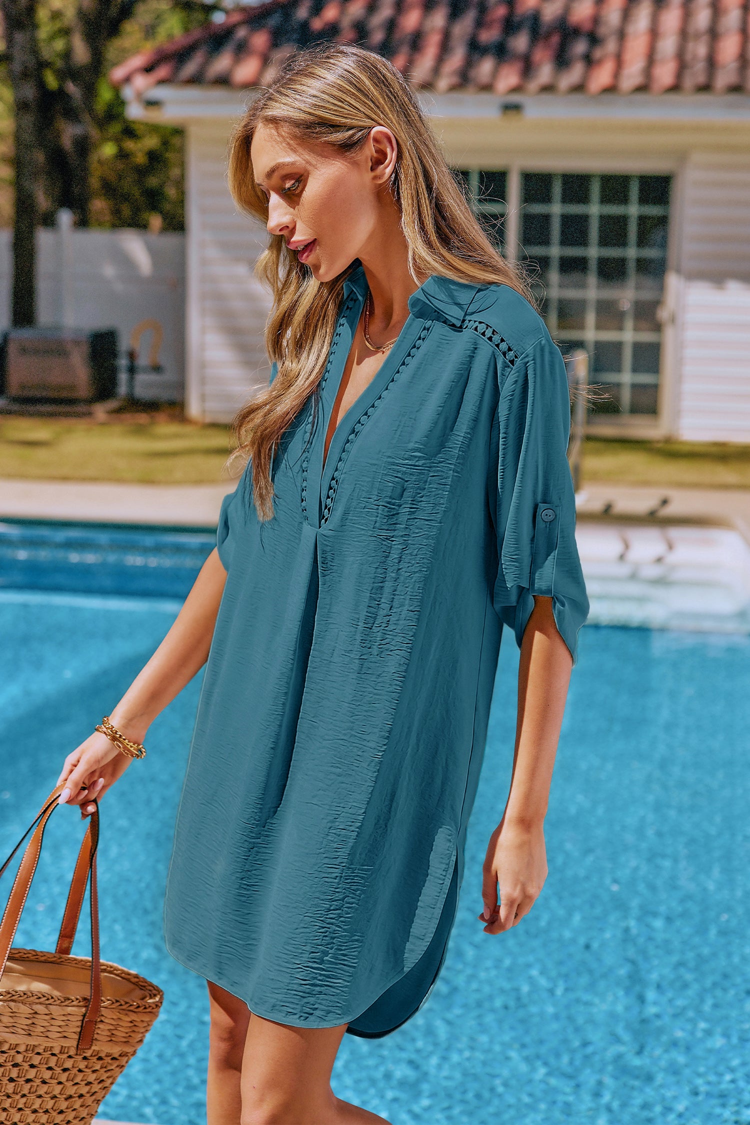 Blaues Halbarm Mini-Strandkleid mit Seitenschlitz