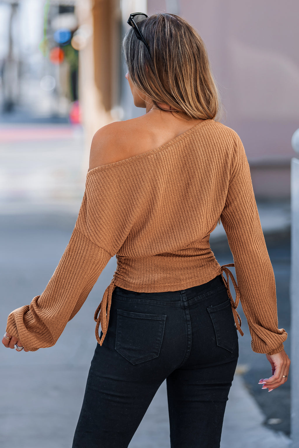 Braunes Asymmetrischer Ausschnitt Geknotetes Top