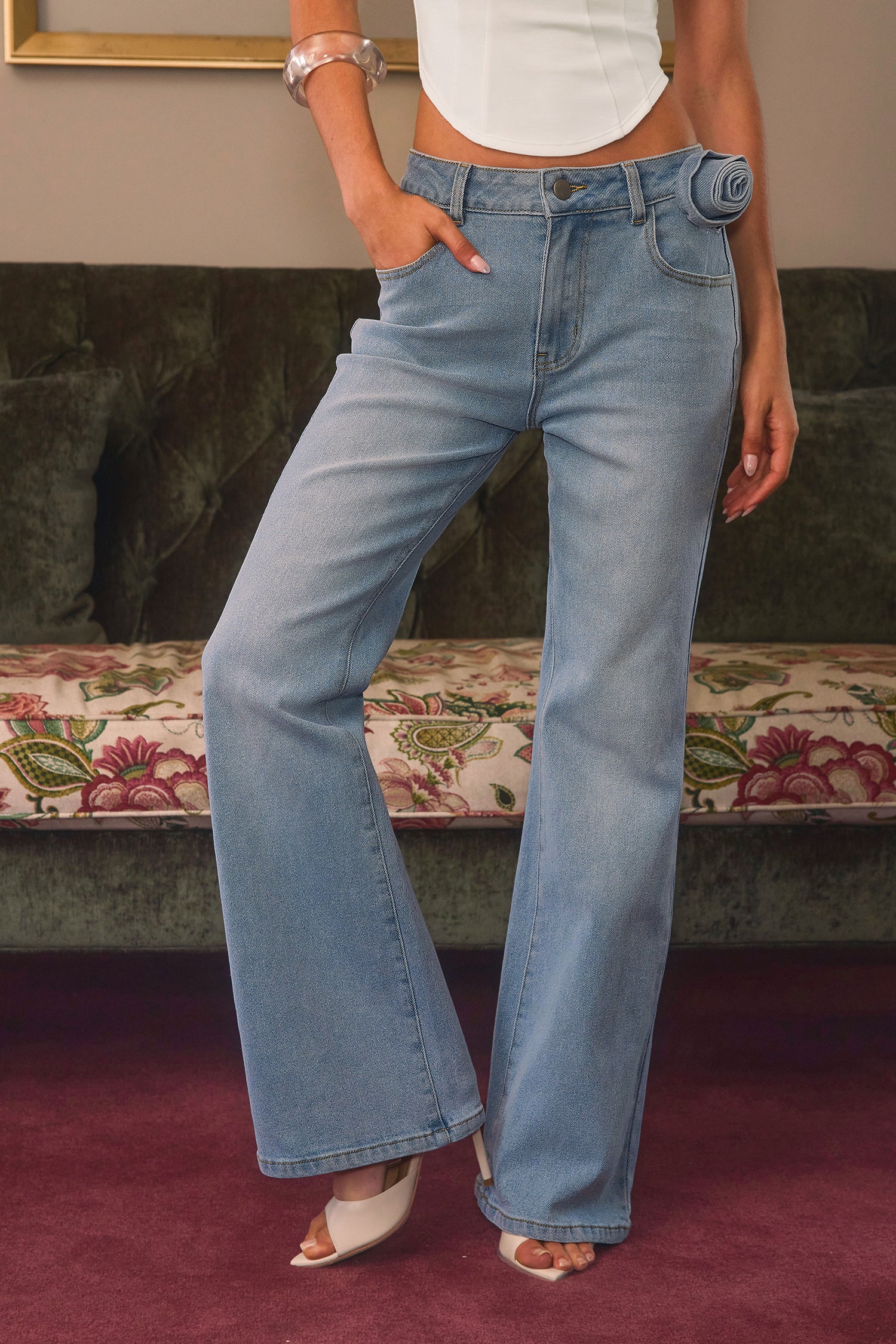Denim Jeans mit Rosettendetails