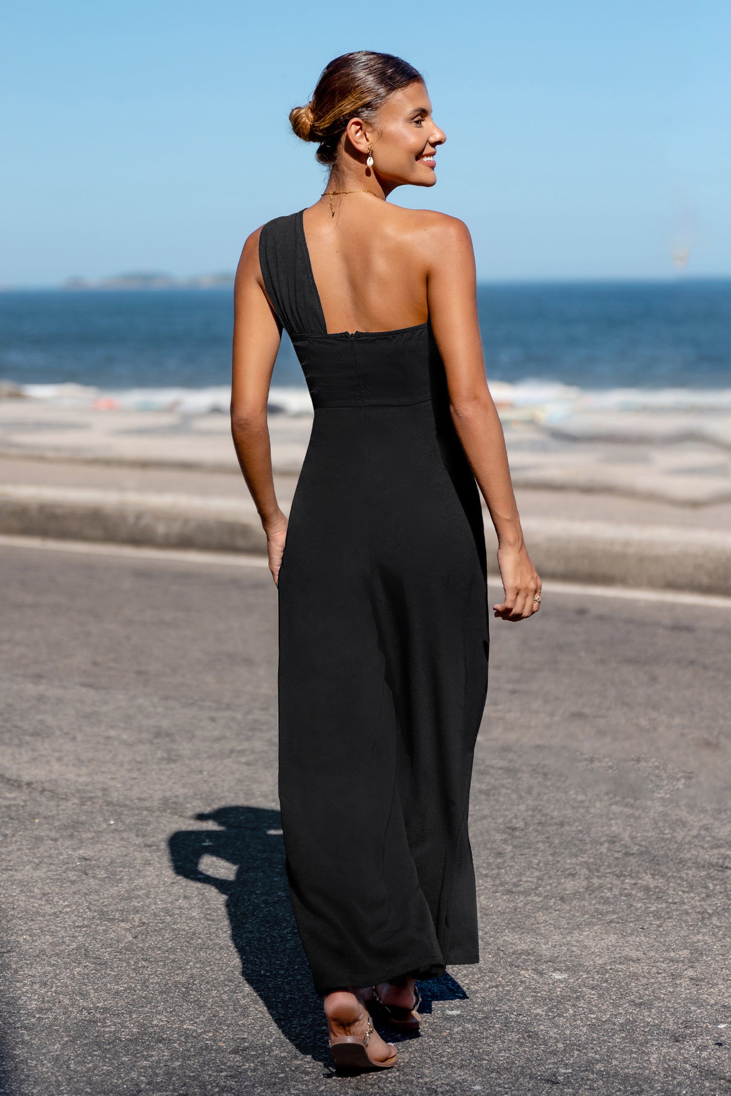 Schwarzer Asymmetrischer Ausschnitt Ärmelloser Wide-Leg-Jumpsuit